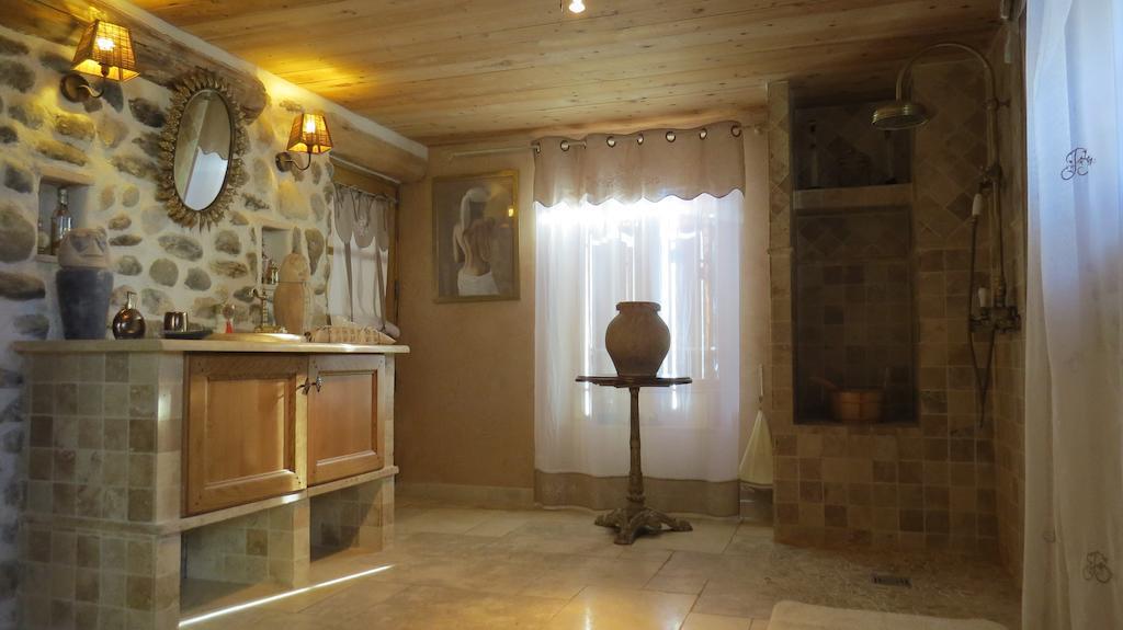 Laragne Les Gites D'Eliane חדר תמונה